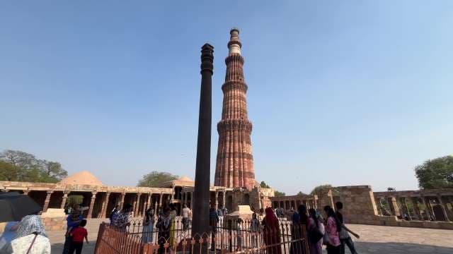 Exploring Qutub Minar and Iron Pillar in Delhi