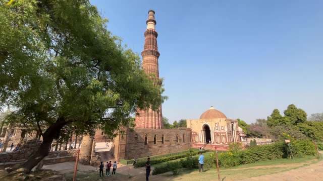 Qutub Minar: Iconic Tower and Monument in Delhi