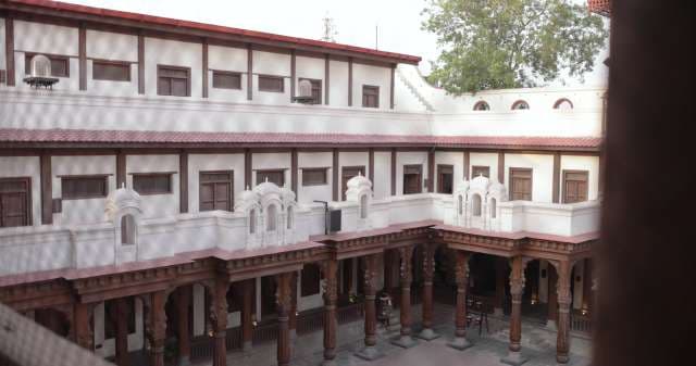 Exploring the Historic Courtyard of Raja Dinkar Kelkar Museum