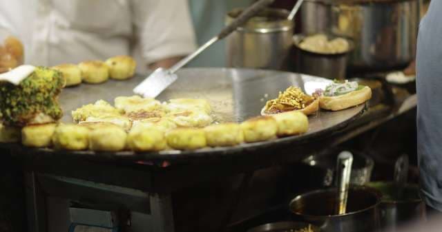 Authentic Indian Street Food: Vada Pav and Tikki Preparation in Indore