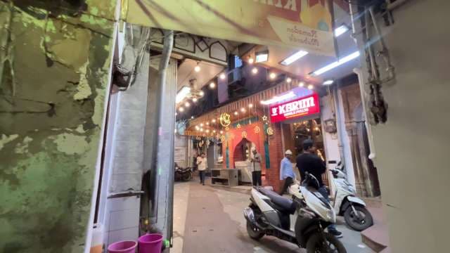 Exploring Karim Hotel: Iconic Mughlai Street Food in Old Delhi