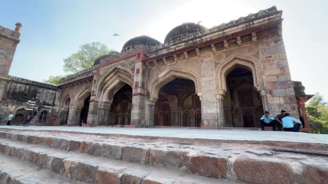 Explore Mughal Architecture at Lodhi Gardens, New Delhi