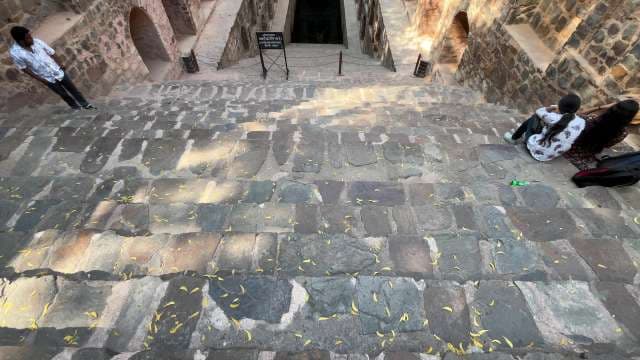Exploring Agrasen Ki Baoli: Ancient Stepwell Architecture in Delhi