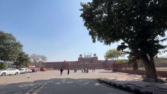 Stunning Daytime View of Red Fort in Delhi, India
