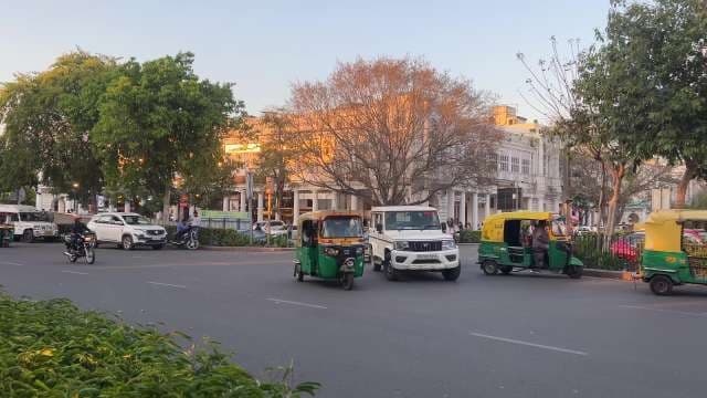 Evening Traffic and Auto Rickshaws at Connaught Place, Delhi