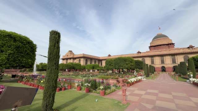 Rashtrapati Bhavan Gardens and Historic Presidential Palace
