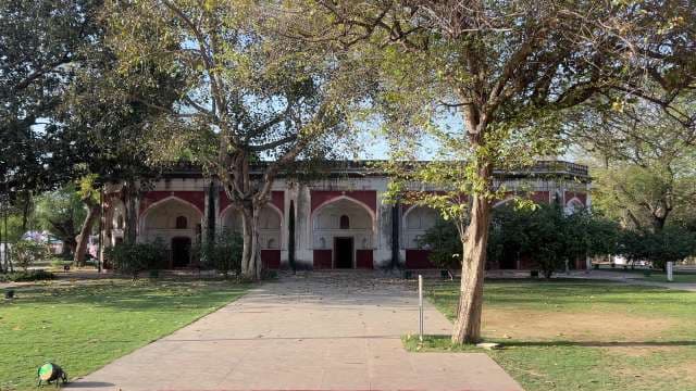 Exploring Mughal Era Architecture in Delhi Heritage Park