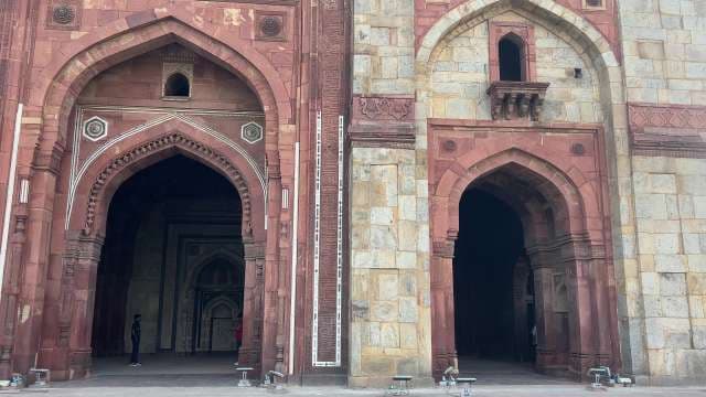 Majestic Arched Entrance of Delhi’s Historic Monument