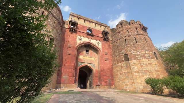 Majestic Entrance of Red Fort Delhi Under Clear Skies
