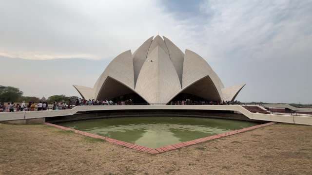 Lotus Temple: Iconic Landmark and Architectural Marvel in Delhi