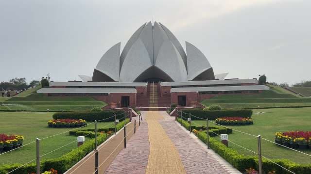 Lotus Temple in New Delhi: Architectural Marvel and Spiritual Haven