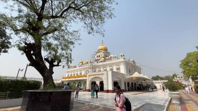 Gurudwara Bangla Sahib: Iconic Sikh Shrine in New Delhi
