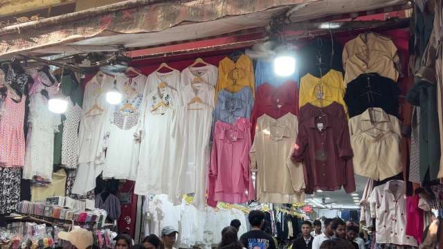 Trendy Women's Fashion in Delhi Street Market
