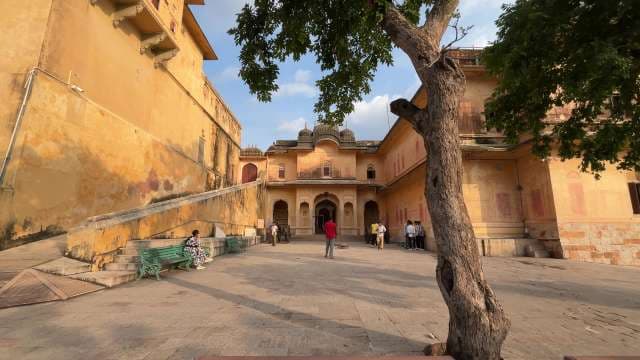 Exploring the Historic Courtyard of Amber Fort in Jaipur