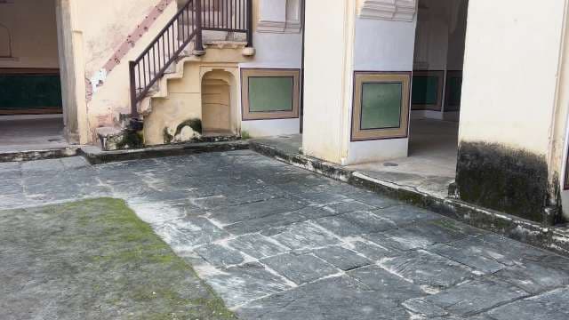 Exploring a Traditional Courtyard House with Painted Walls