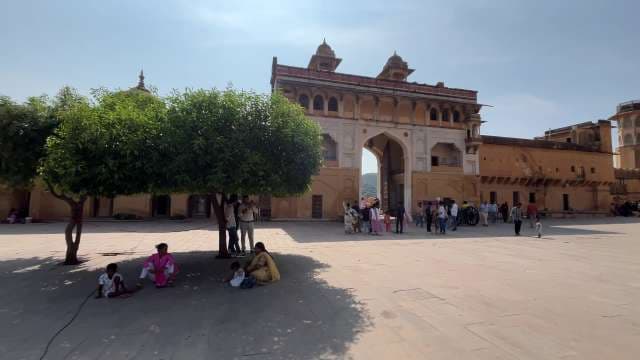 Exploring the Historic Courtyard of Amber Fort in Jaipur