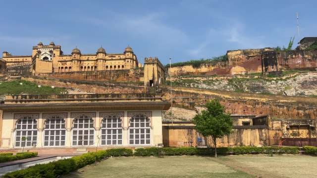 Amber Fort: Majestic Rajput Architecture in Jaipur, India