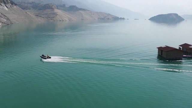 Speedboat Adventure on Turquoise Mountain Lake at Tehri Garhwal