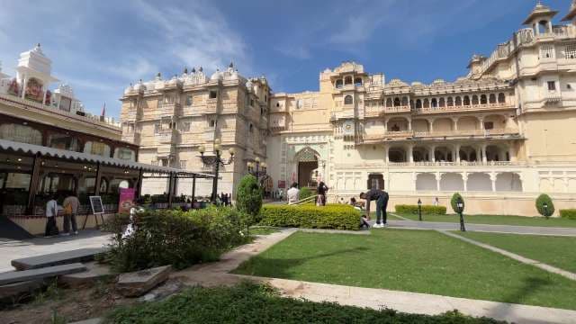 Exploring Udaipur City Palace: Rajasthan's Majestic Heritage Site