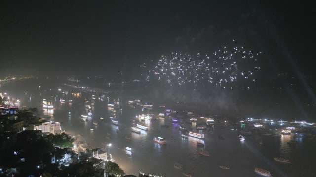 Enchanting Night River Celebration With Spectacular Fireworks Display