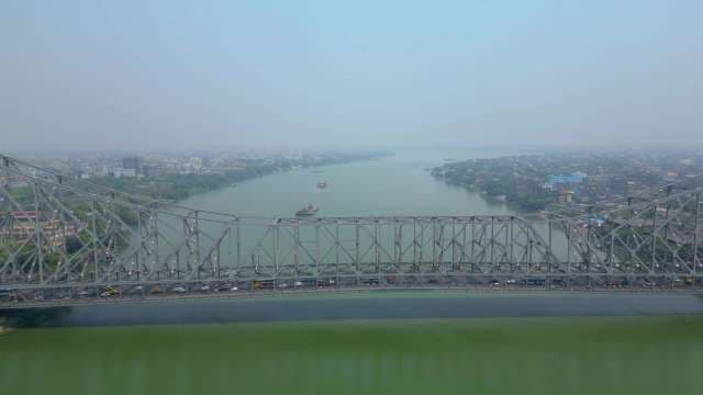 Kolkata's Iconic Howrah Bridge Spanning Over the Hooghly River