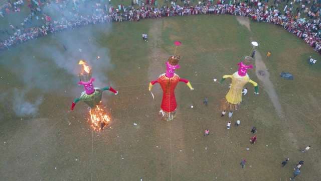 Dramatic Burning of Ravana Effigies During Indian Dussehra Festival