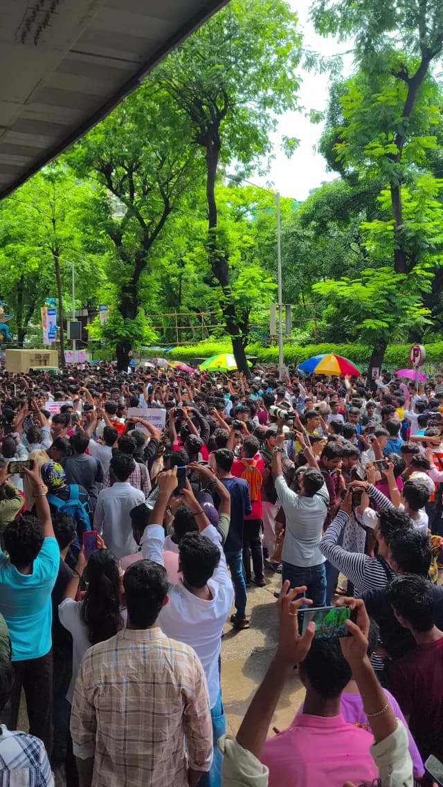 Ganesh Chaturthi Festival Celebration with Large Crowd in Mumbai with Smartphones